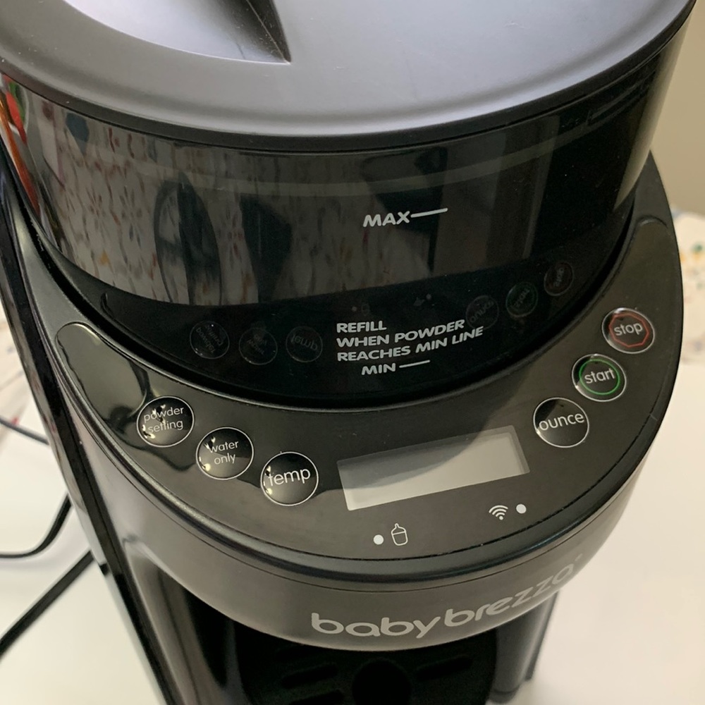 Lightly used Baby Brezza formula pro advanced Wi-Fi